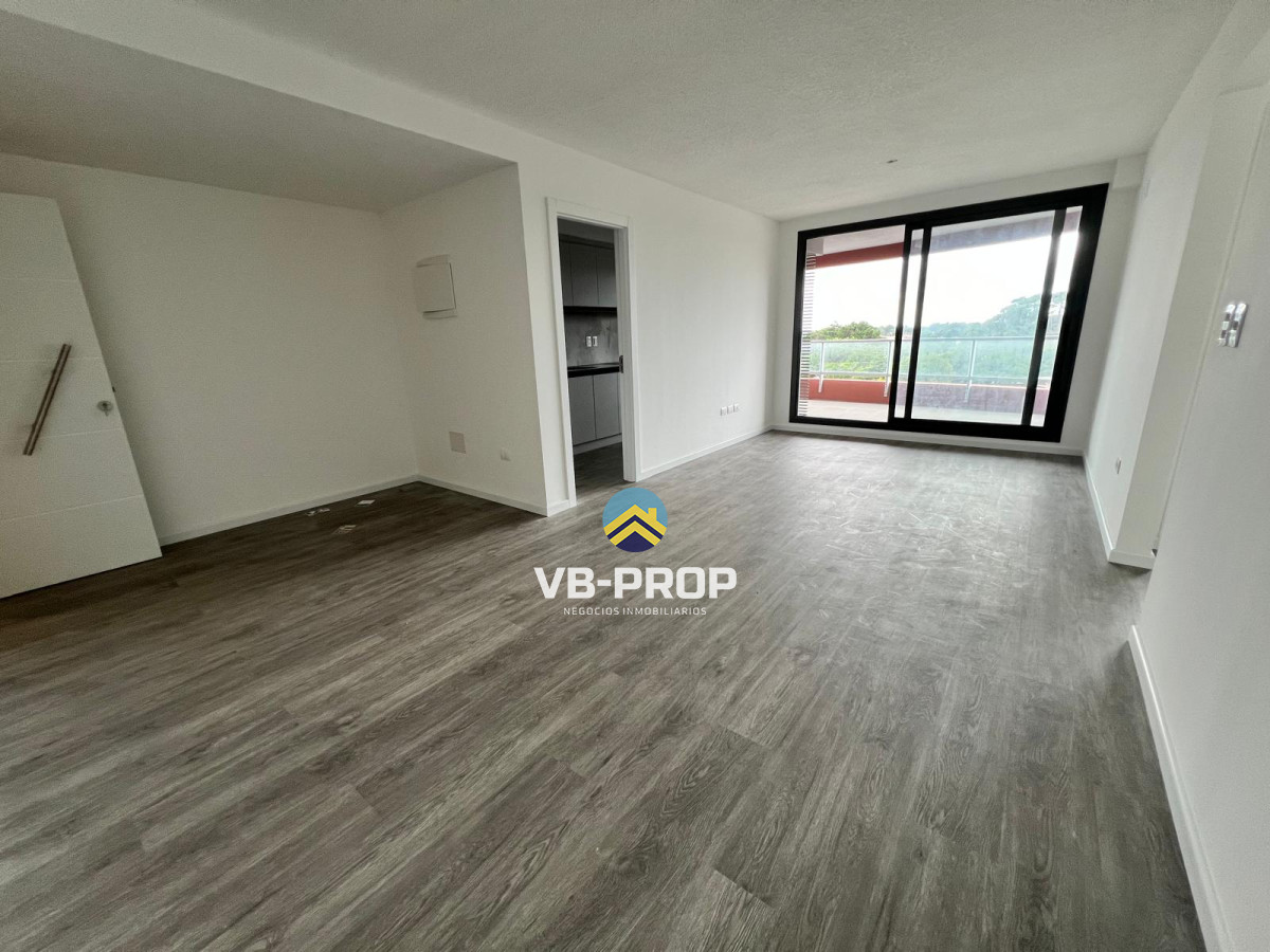 Apartamento ID.356 - Venta apartamento 2 dormitorios + cochera centro Maldonado Edificio Italia