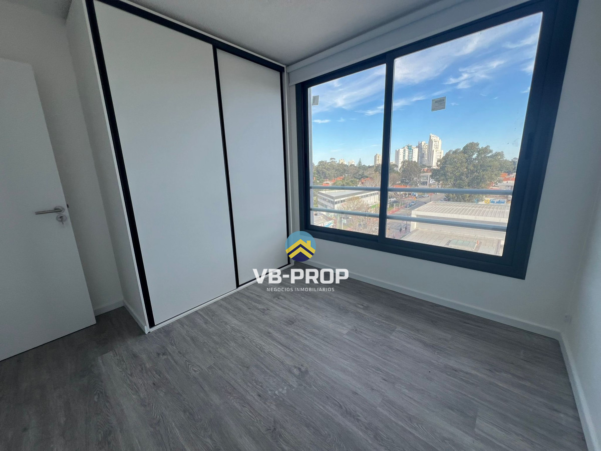 Apartamento ID.381 - Alquiler apartamento 2 dormitorios edificio Italia centro Maldonado 