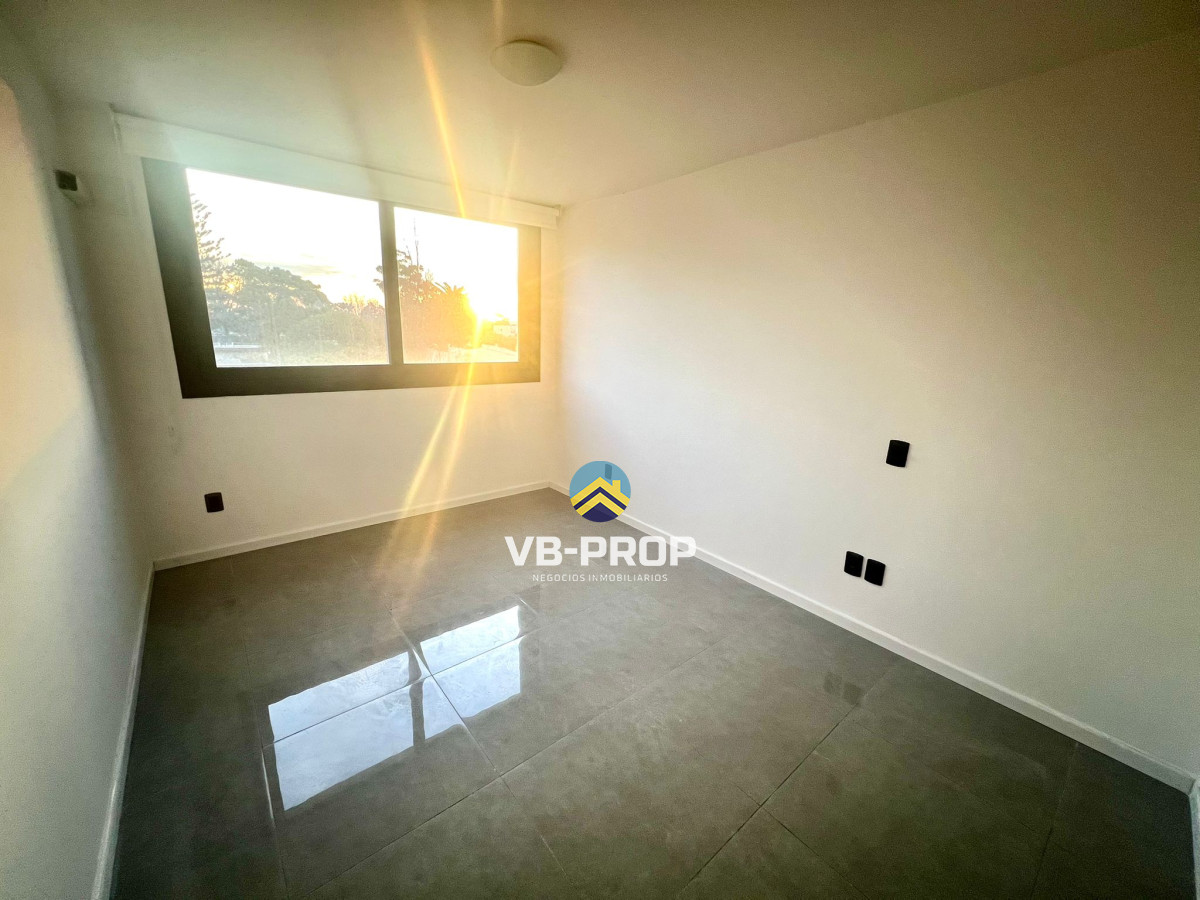 Apartamento ID.430 - Alquiler anual punta del este torre gaudi 2 dormitorios + garaje