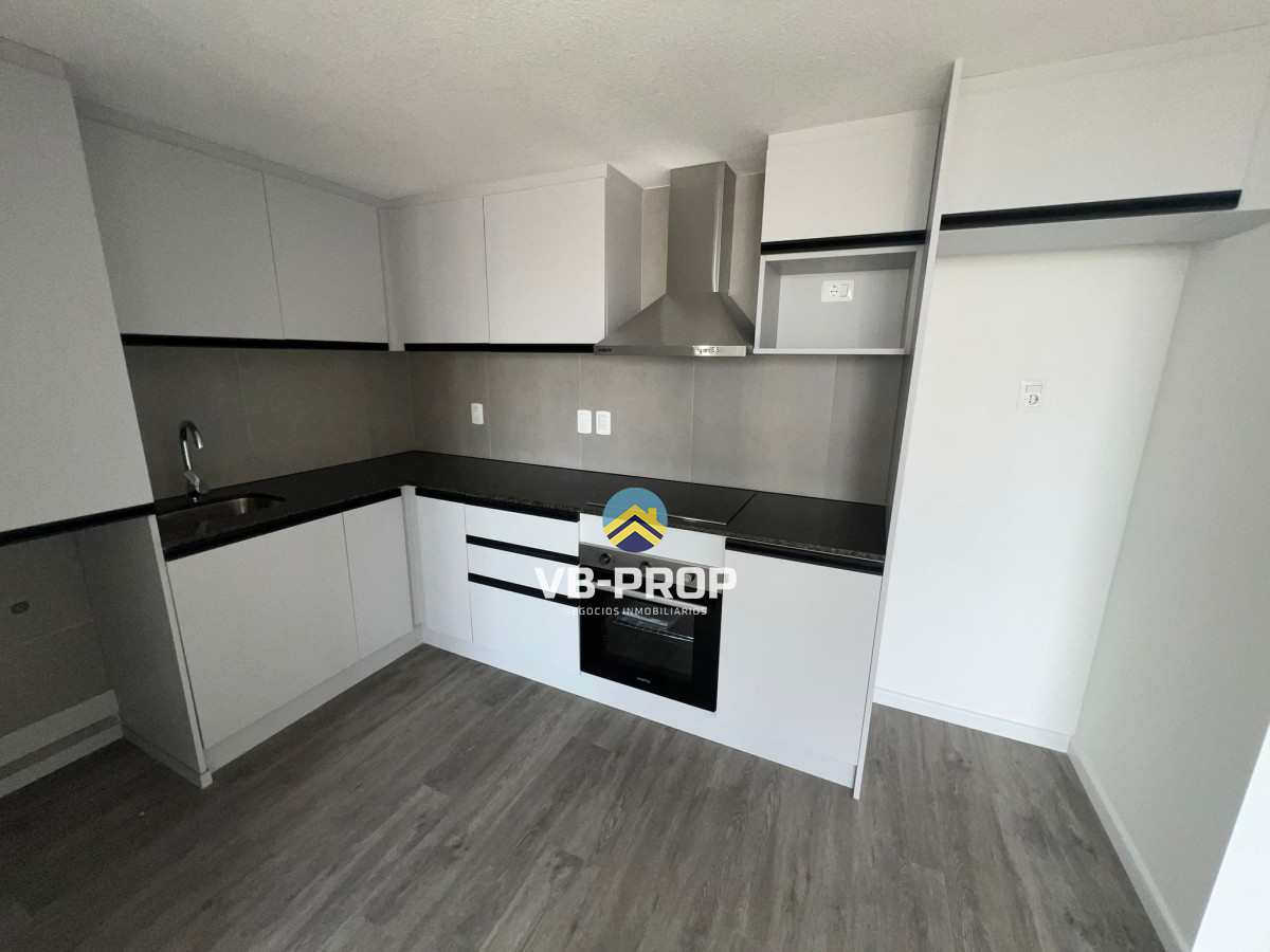 Apartamento ID.355 - Venta apartamento 1 dormitorio + cochera centro Maldonado Edif Italia
