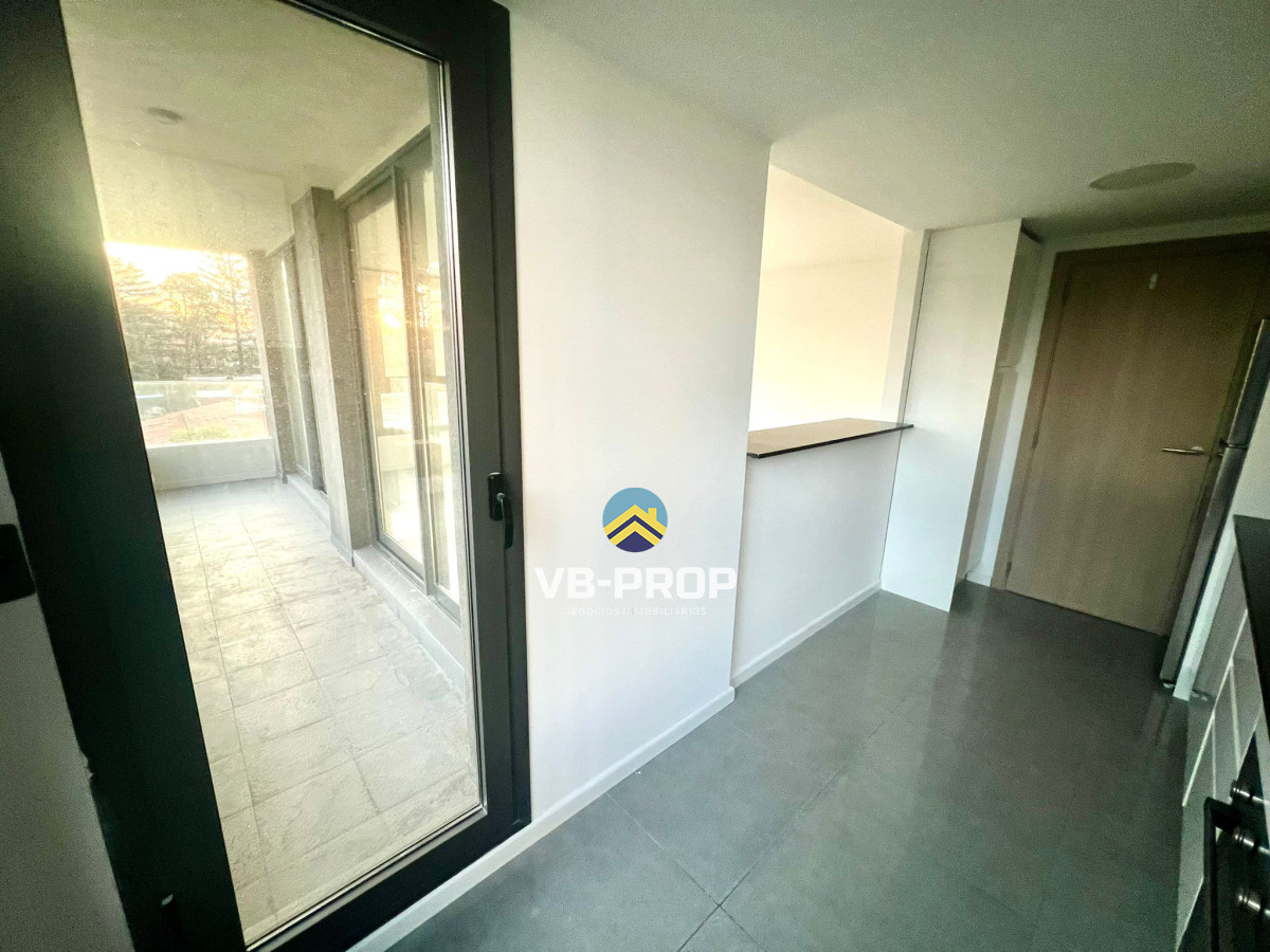 Apartamento ID.430 - Alquiler anual punta del este torre gaudi 2 dormitorios + garaje