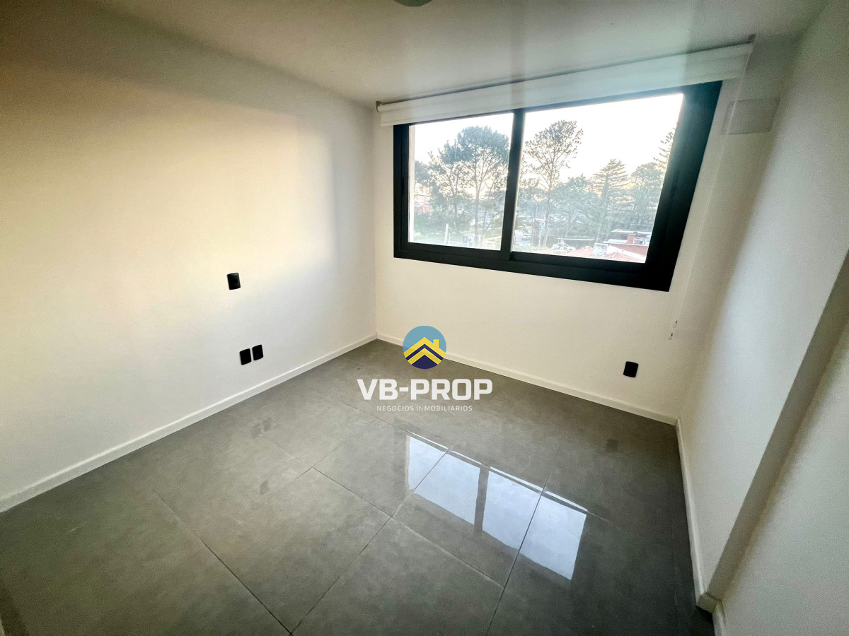Apartamento ID.430 - Alquiler anual punta del este torre gaudi 2 dormitorios + garaje