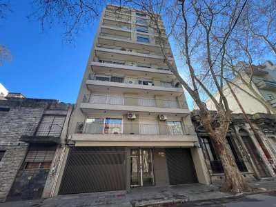 Venta apartamento cordon 1 dormitorio + cochera 