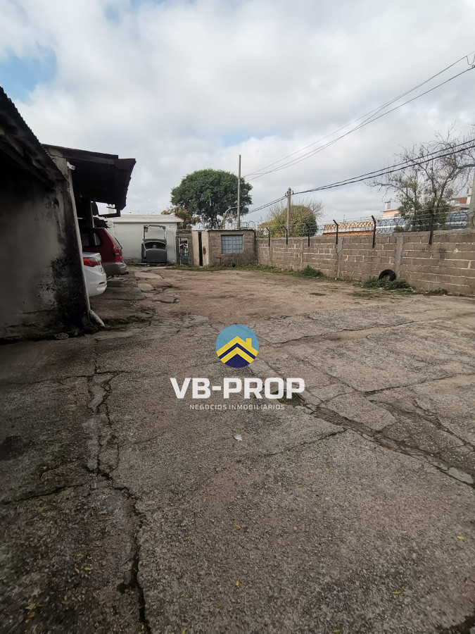 Casa ID.216 - Venta terreno buceo parque Batlle casa 1 dormitorio  
