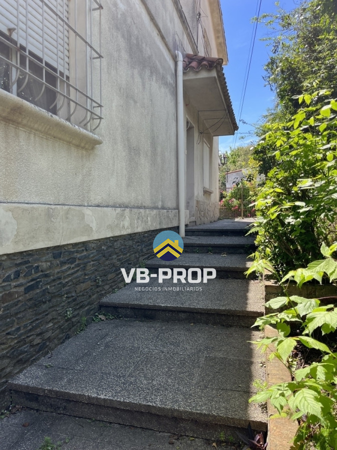 Casa ID.326 - Venta casa PH malvin punta gorda 3 dormitorios 