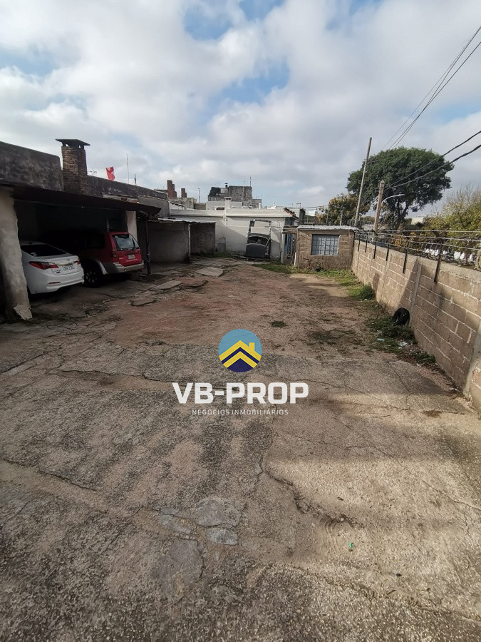 Casa ID.216 - Venta terreno buceo parque Batlle casa 1 dormitorio  