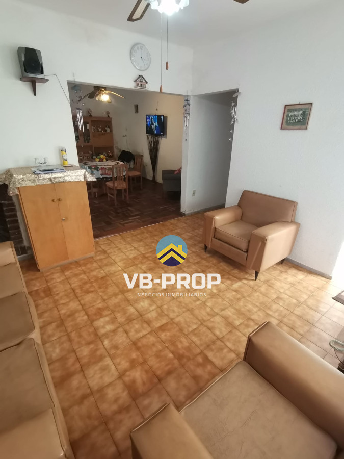 Casa ID.216 - Venta terreno buceo parque Batlle casa 1 dormitorio  