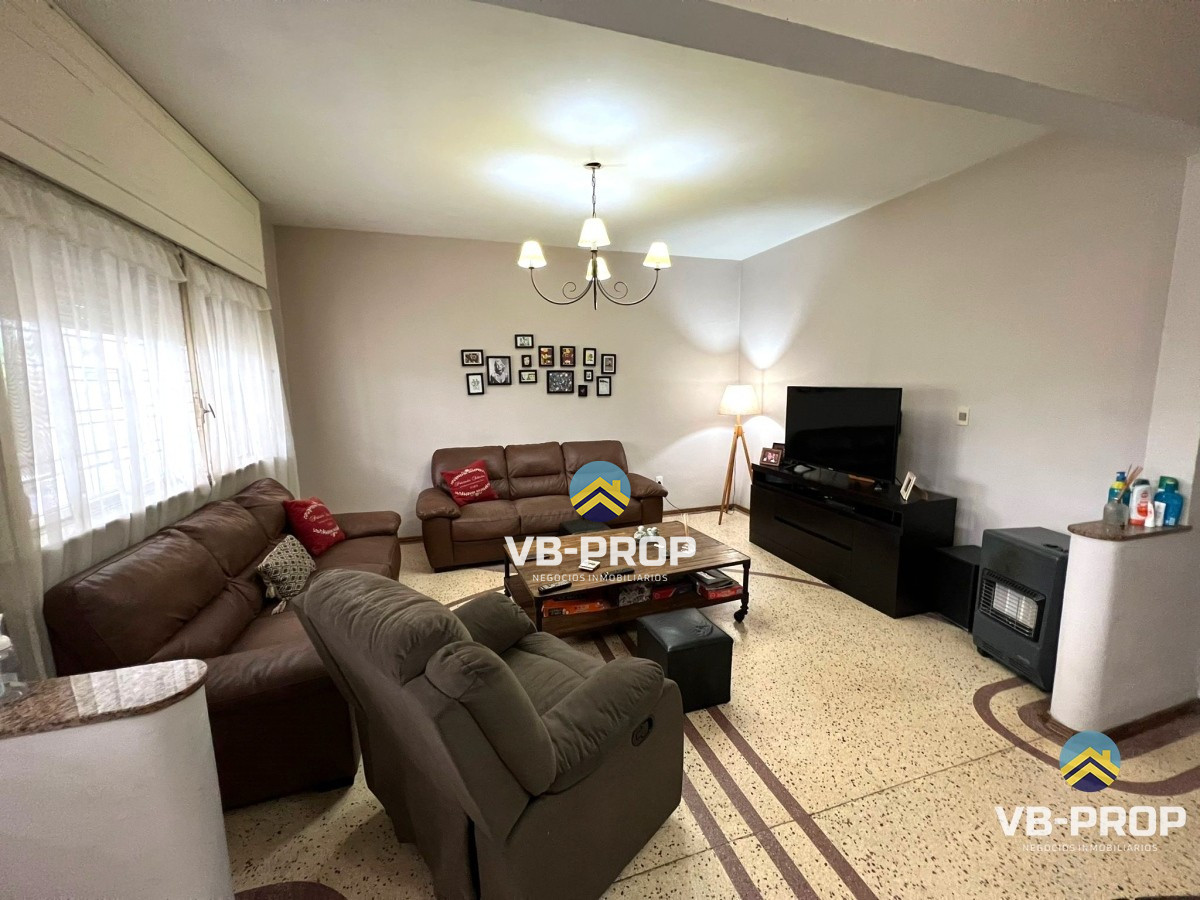 Casa ID.361 - Venta casa 2 dormitorios + garaje Flor de Maroñas 8 de octubre