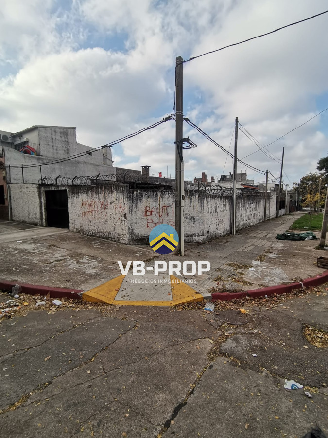 Casa ID.216 - Venta terreno buceo parque Batlle casa 1 dormitorio  