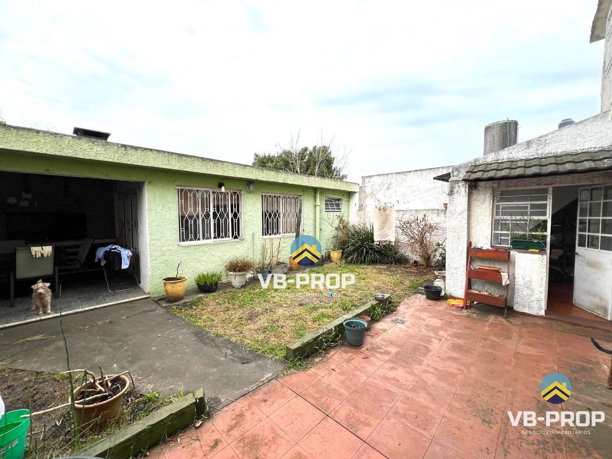 Casa ID.361 - Venta casa 2 dormitorios + garaje Flor de Maroñas 8 de octubre
