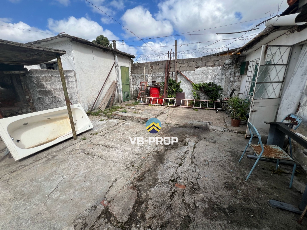 Casa ID.421 - Venta casa y apartamentos 2 y 3 dormitorios Flor de Maroñas 