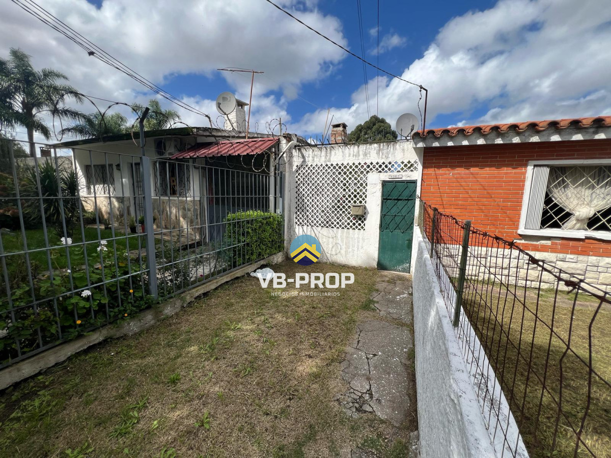 Casa ID.421 - Venta casa y apartamentos 2 y 3 dormitorios Flor de Maroñas 