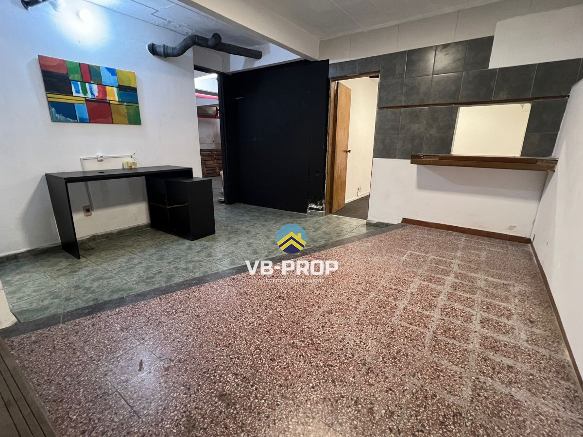 Local Comercial ID.18 - Alquiler Deposito Local Comercial Oficina Centro Barrio Sur 