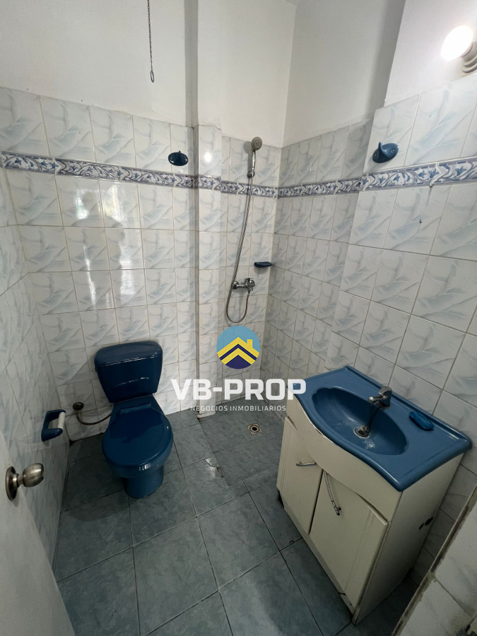 Local Comercial ID.372 - Alquiler local comercial cordon sobre calle colonia 