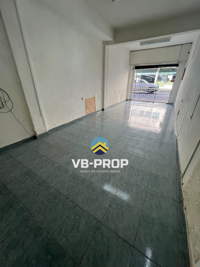 Local Comercial ID.372 - Alquiler local comercial cordon sobre calle colonia 