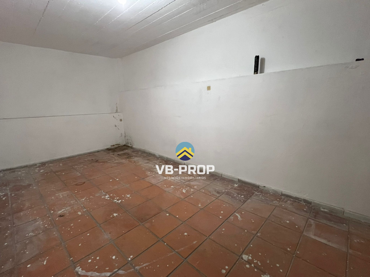 Local Comercial ID.18 - Alquiler Deposito Local Comercial Oficina Centro Barrio Sur 