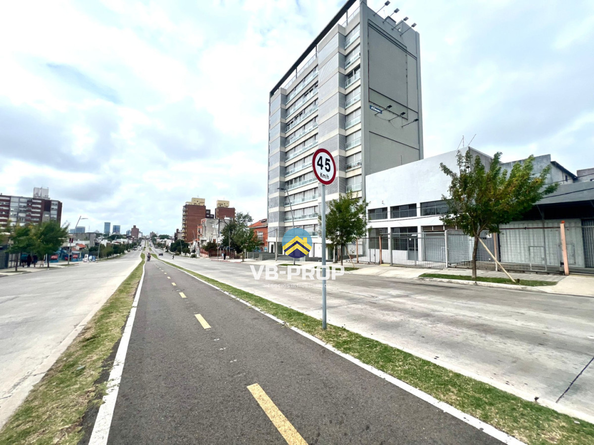 Local Comercial ID.478 - Alquiler local comercial deposito parque batlle 