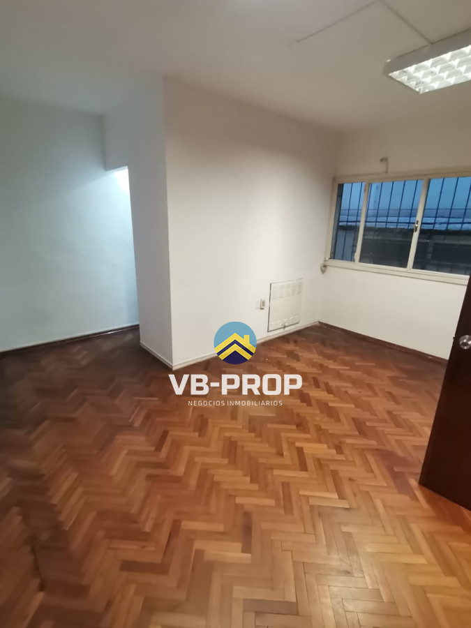 Oficina ID.311 - Alquiler oficina centro Rio Branco y 18 de Julio