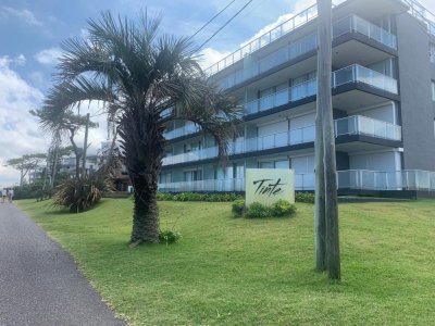 Apartamento Penthouse Duplex frente al mar Playa Mansa Punta del Este ! 