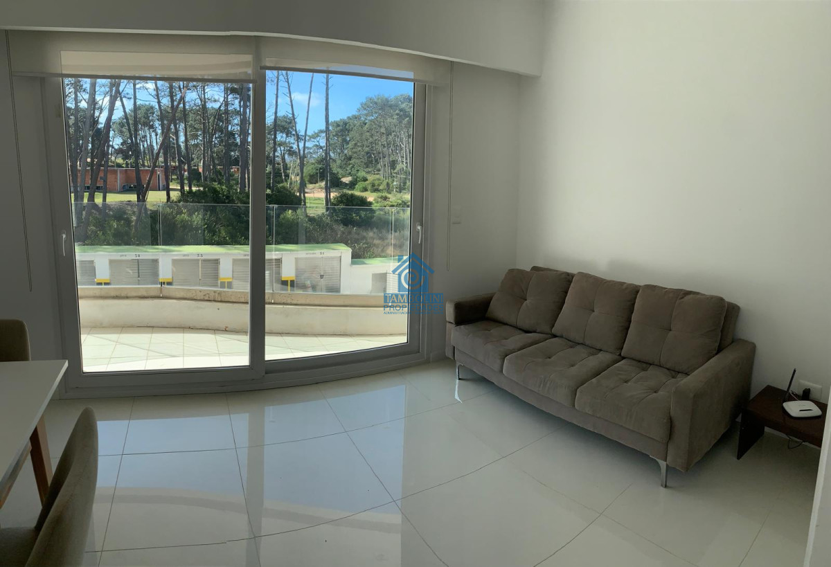 Apartamento ID.461 - Hermoso departamento en alquiler anual en Edificio frente al mar