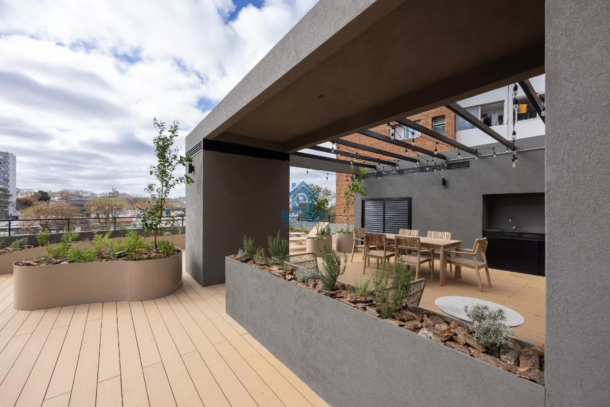 Apartamento ID.887 - Alquiler y Venta Apartamento 2 dormitorios con patio Estrena 