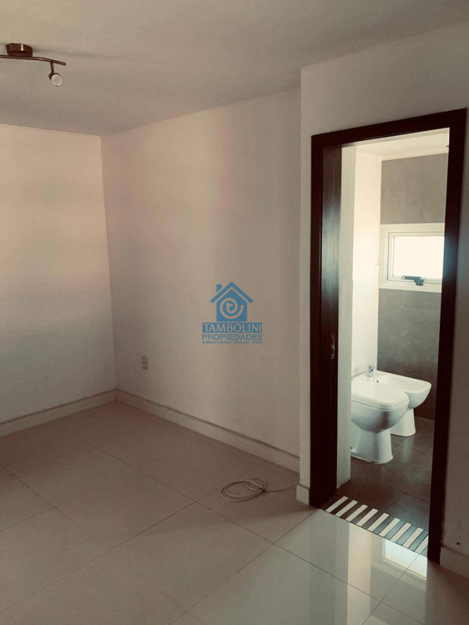 Apartamento ID.38 - Venta Departamento Mansa Edif. Frente al Mar 