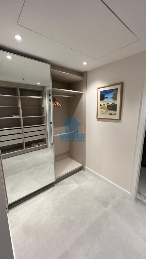 Apartamento ID.537 - Alquiler Anual - Hermoso Esquinero en Venetian frente al mar 
