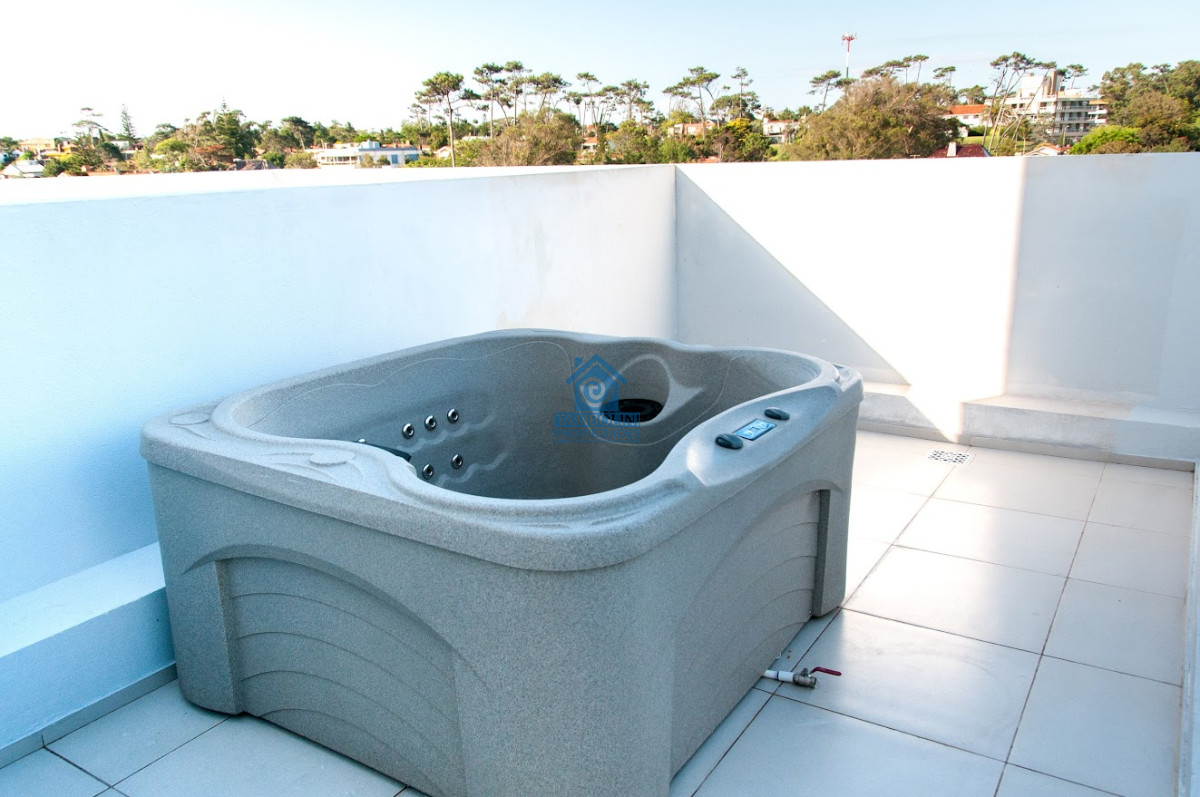 Apartamento ID.715 - Alquiler y Venta Hermoso Pent House Frente al Mar Mansa