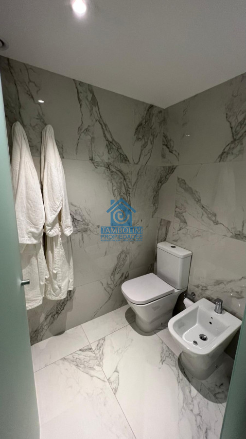 Apartamento ID.537 - Alquiler Anual - Hermoso Esquinero en Venetian frente al mar 
