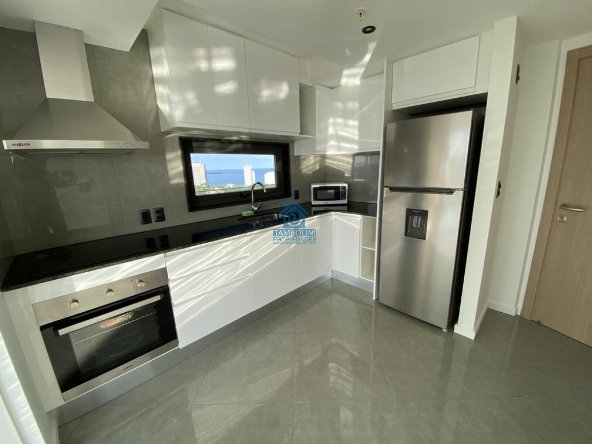 Apartamento ID.196 - Hermoso departamento en torre recién estrenada Punta del Este