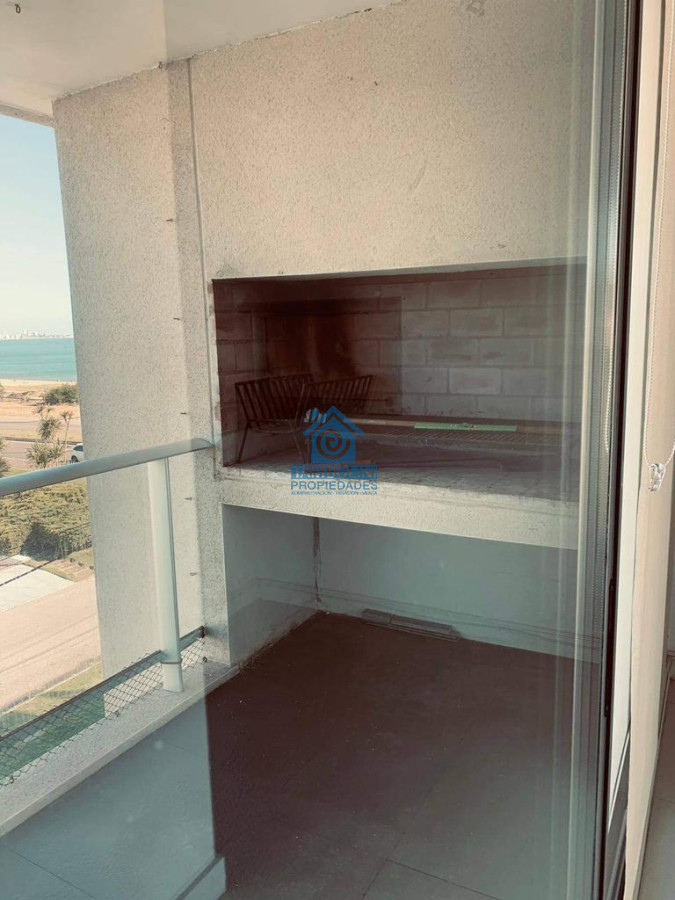 Apartamento ID.38 - Venta Departamento Mansa Edif. Frente al Mar 