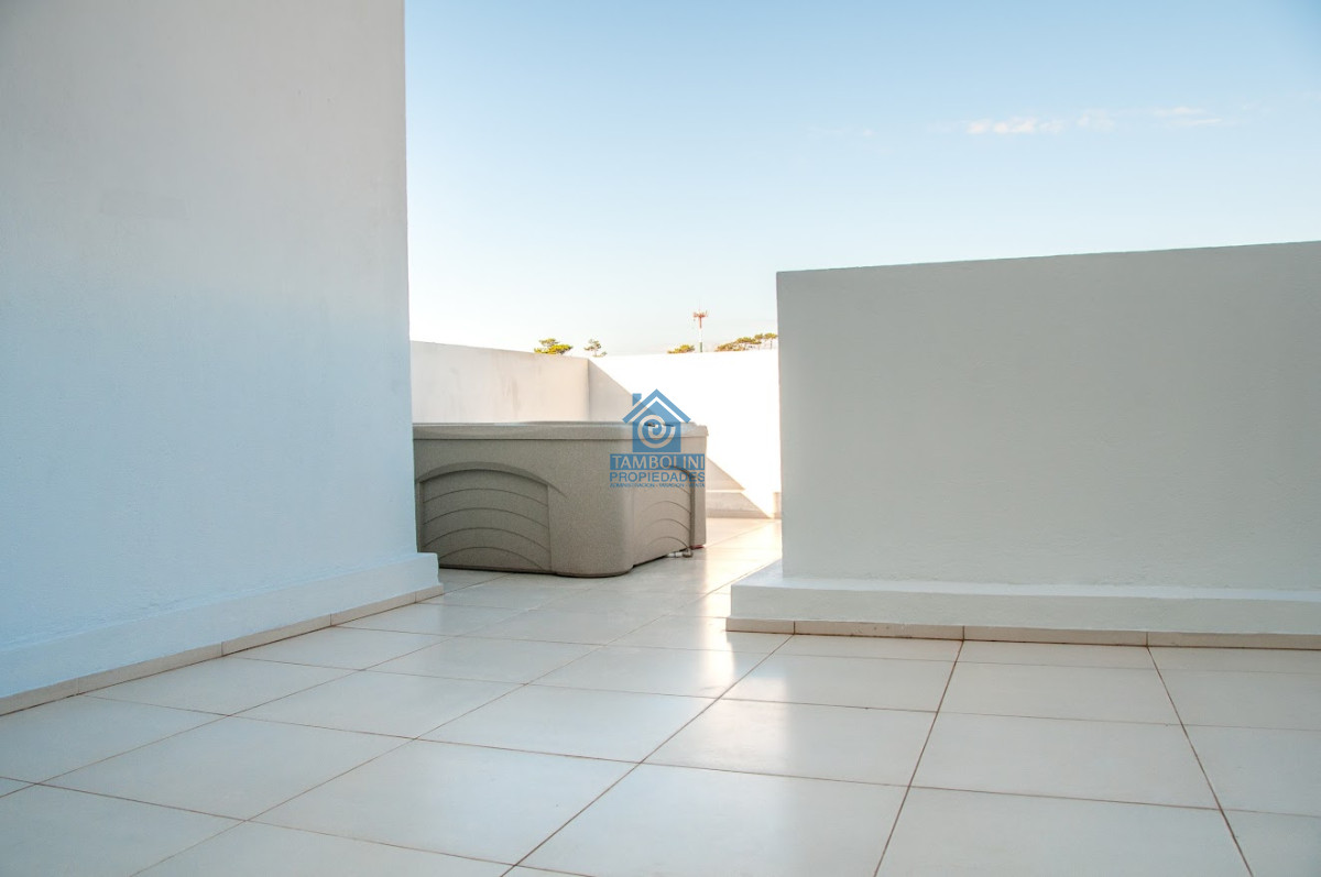 Apartamento ID.715 - Alquiler y Venta Hermoso Pent House Frente al Mar Mansa