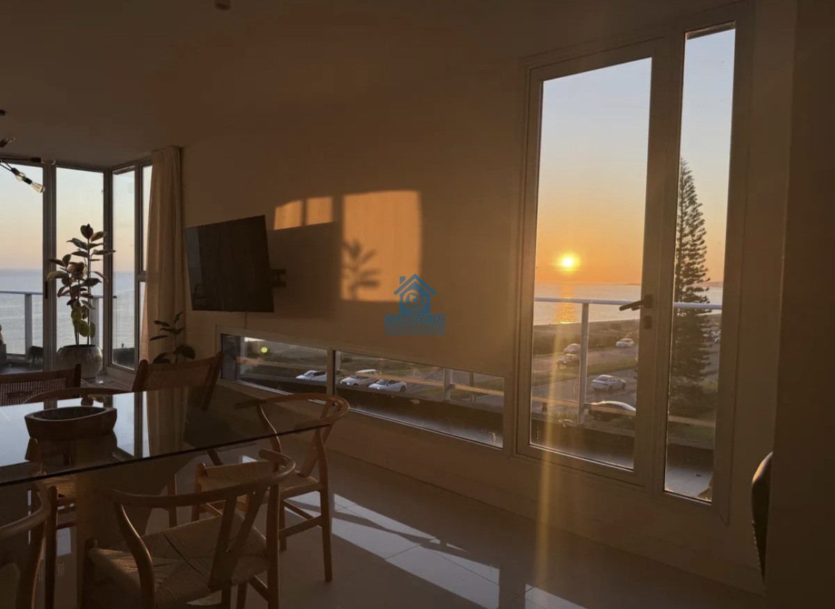 Apartamento ID.4 - OPORTUNIDAD! Venta Frente al Mar Mansa Pent House Duplex Punta del Este ! 