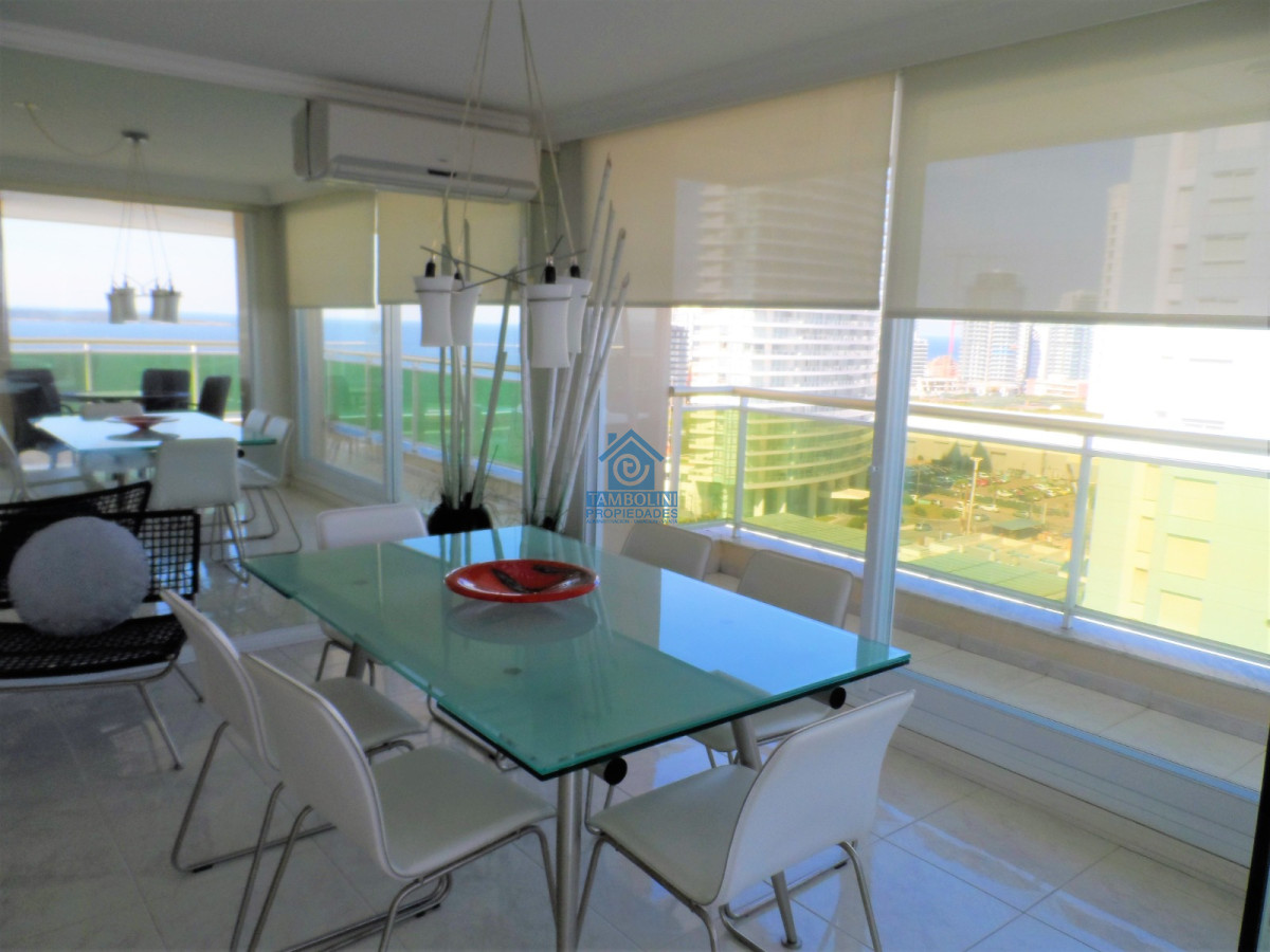 Apartamento ID.44 - Impactante Coral Tower Alquiler Anual 