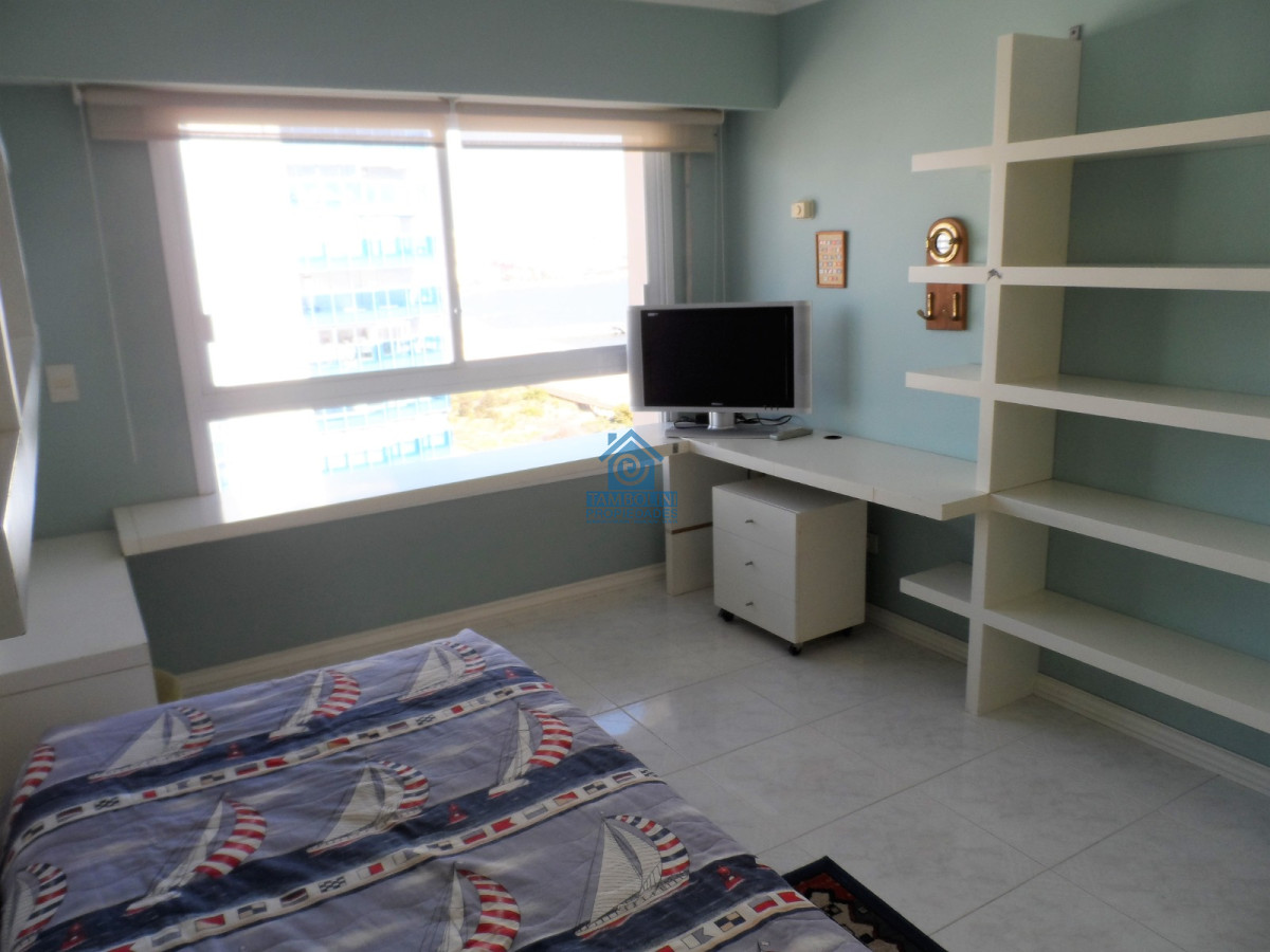 Apartamento ID.44 - Impactante Coral Tower Alquiler Anual 