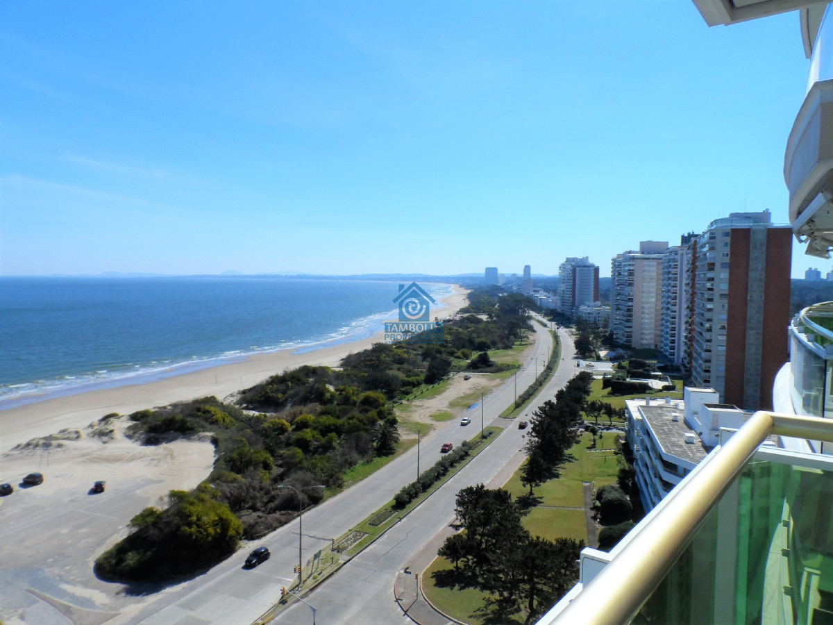 Apartamento ID.44 - Impactante Coral Tower Alquiler Anual 
