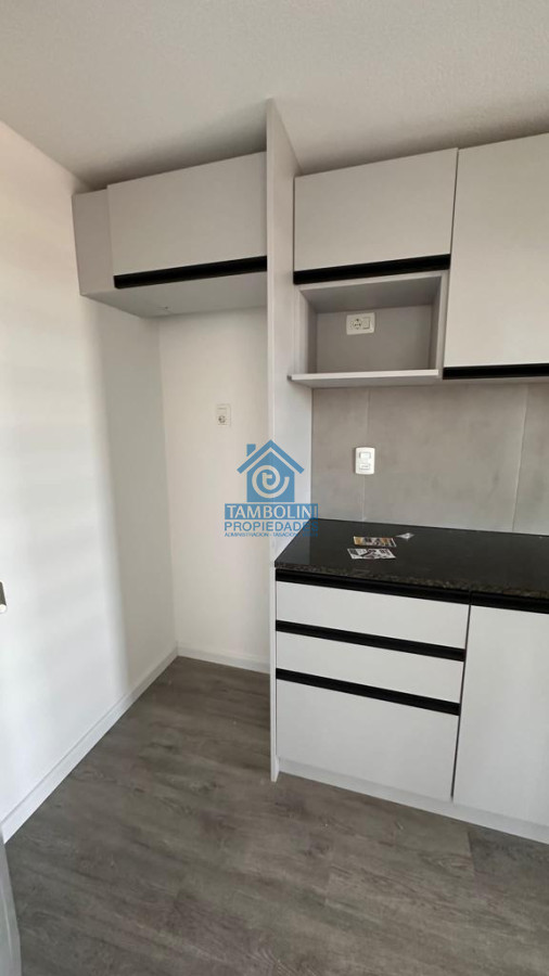 Apartamento ID.215 - Alquiler Anual 3 Dormitorios 2 Baños 