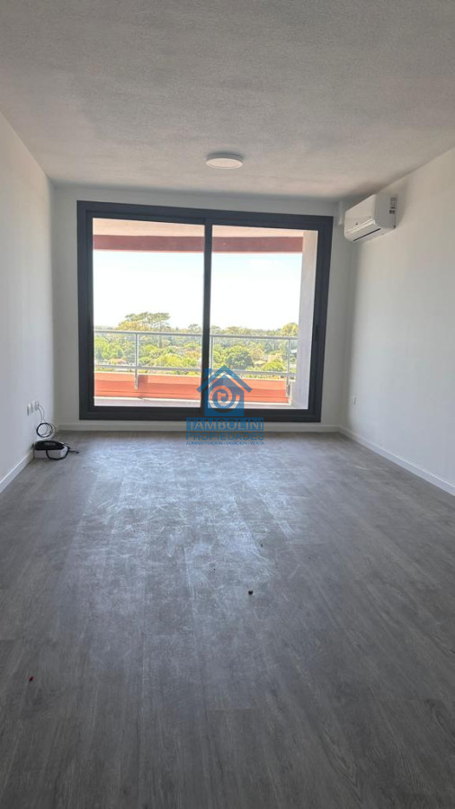 Apartamento ID.215 - Alquiler Anual 3 Dormitorios 2 Baños 