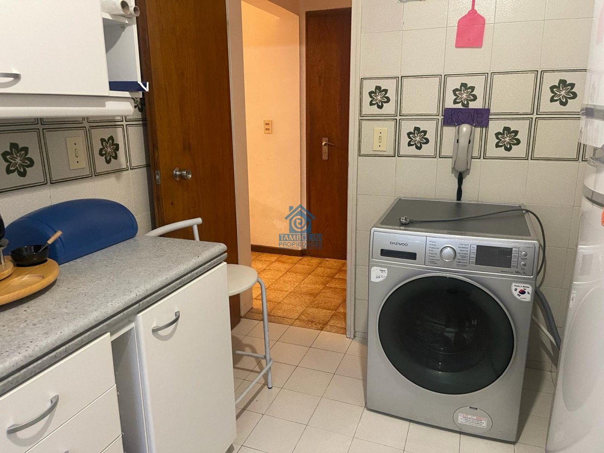 Apartamento ID.306 - Alquiler Anual en Punta del Este Edificio con Cancha de Tennis 