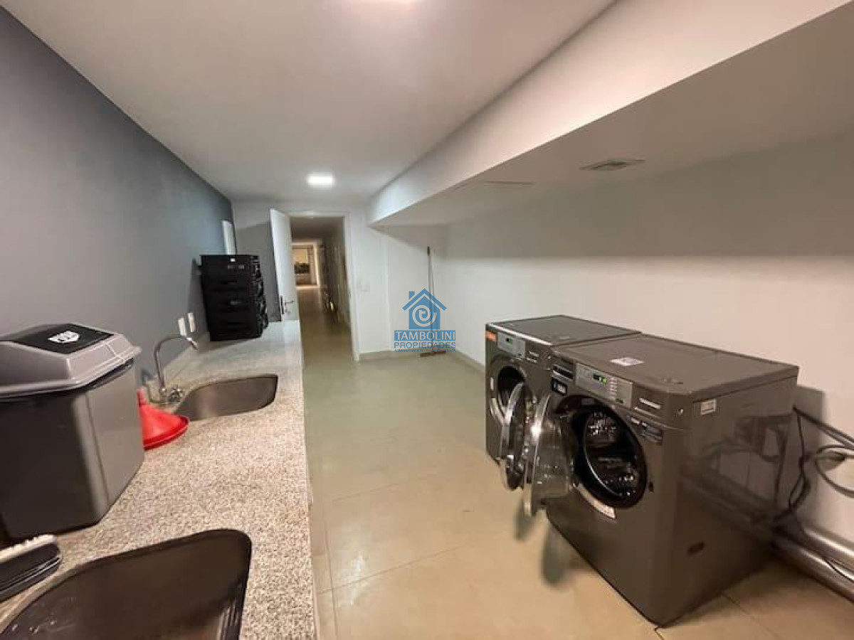 Apartamento ID.383 - Alquiler Anual en Brava 2 dormitorios Edif. con Amenities 