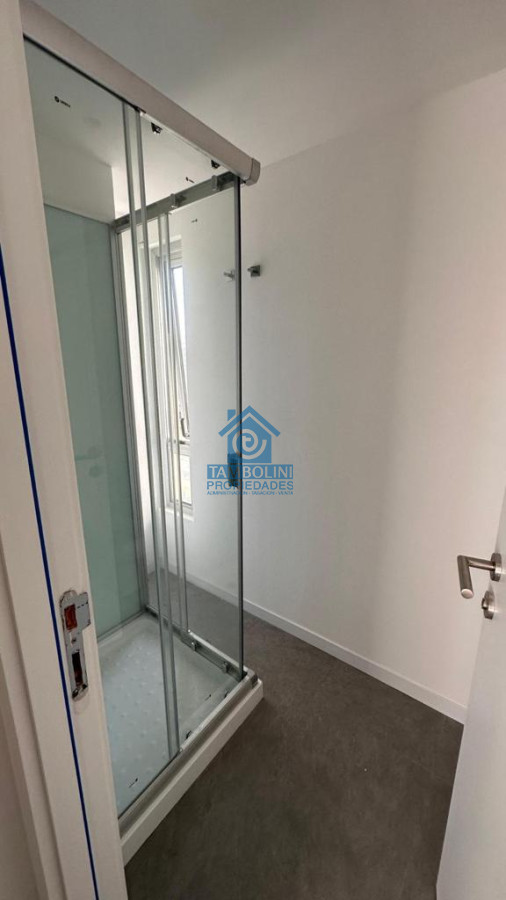Apartamento ID.144 - Departamento en venta Dos Dormitorios edificio con muy buenos servicios en Punta Del Este