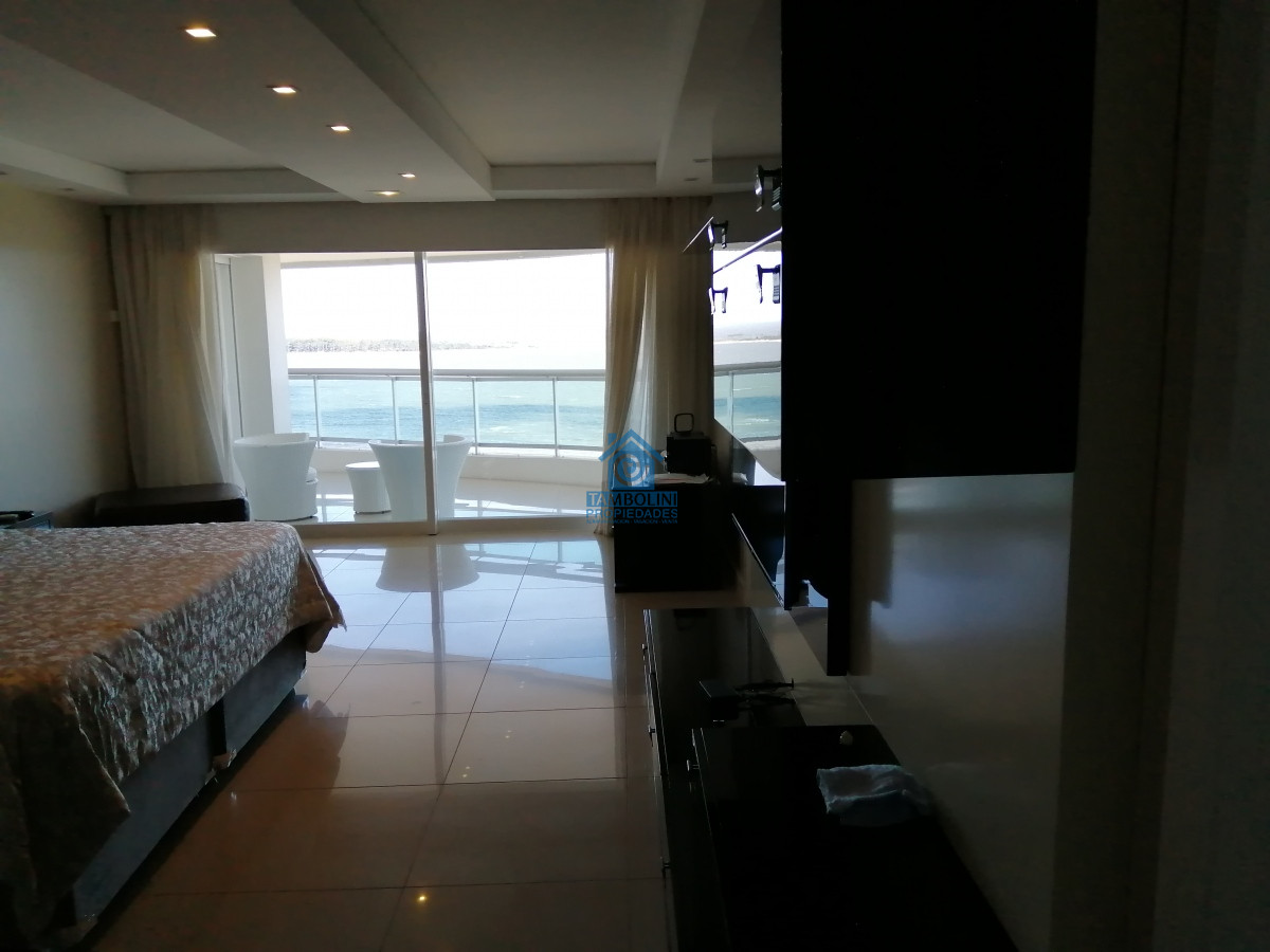 Apartamento ID.96 - Fabuloso Duplex en Venta en Torre Aquarela