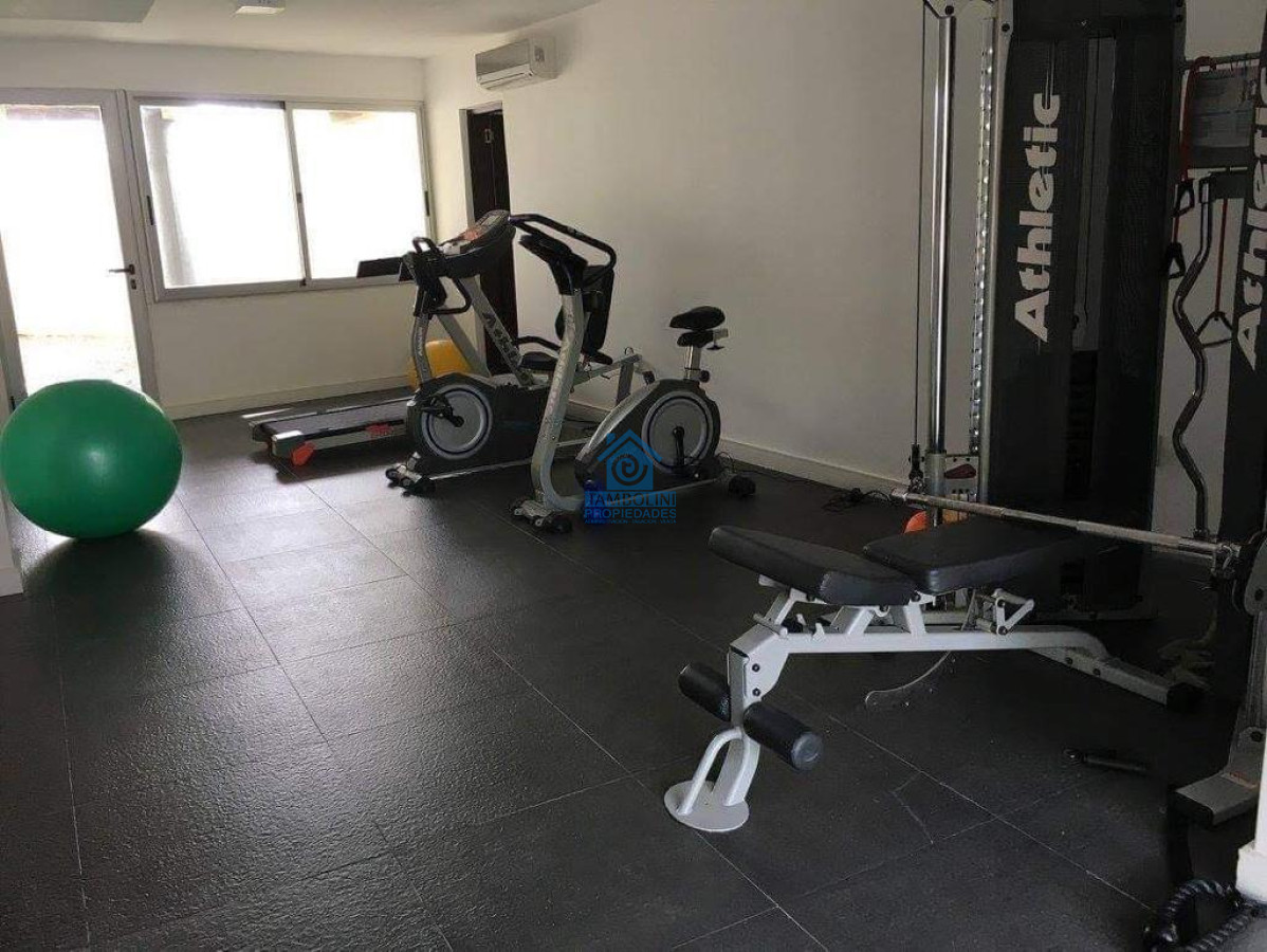 Apartamento ID.38 - Venta Departamento Mansa Edif. Frente al Mar 