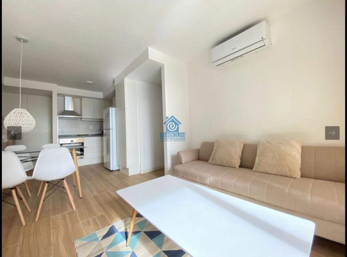 Apartamento ID.927 - Alquiler Anual 2 dormitorios sin muebles Brava