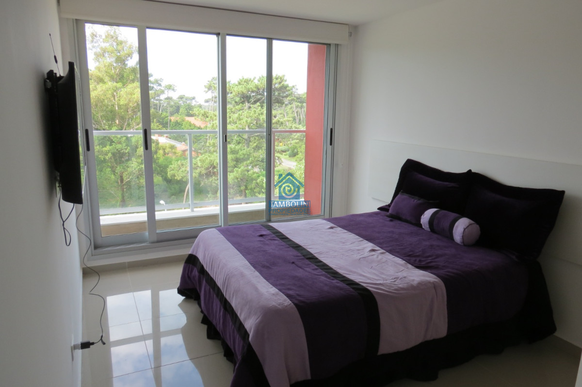 Apartamento ID.320 - Alquiler Anual Punta del Este Departamento 3 dormitorios