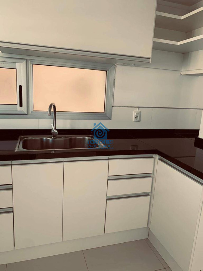 Apartamento ID.38 - Venta Departamento Mansa Edif. Frente al Mar 