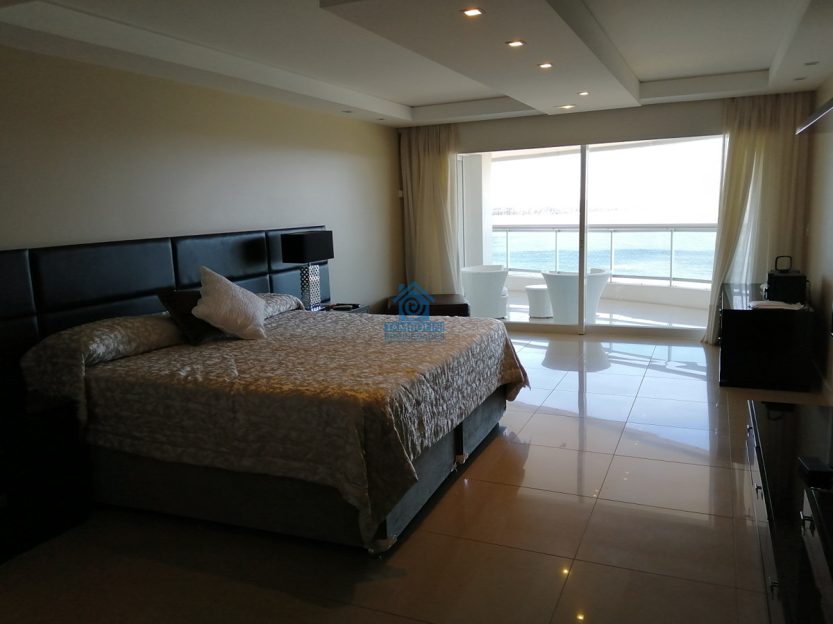 Apartamento ID.96 - Fabuloso Duplex en Venta en Torre Aquarela