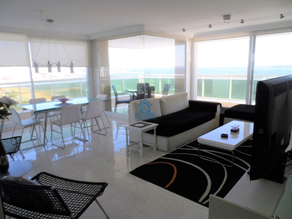 Apartamento ID.44 - Impactante Coral Tower Alquiler Anual 