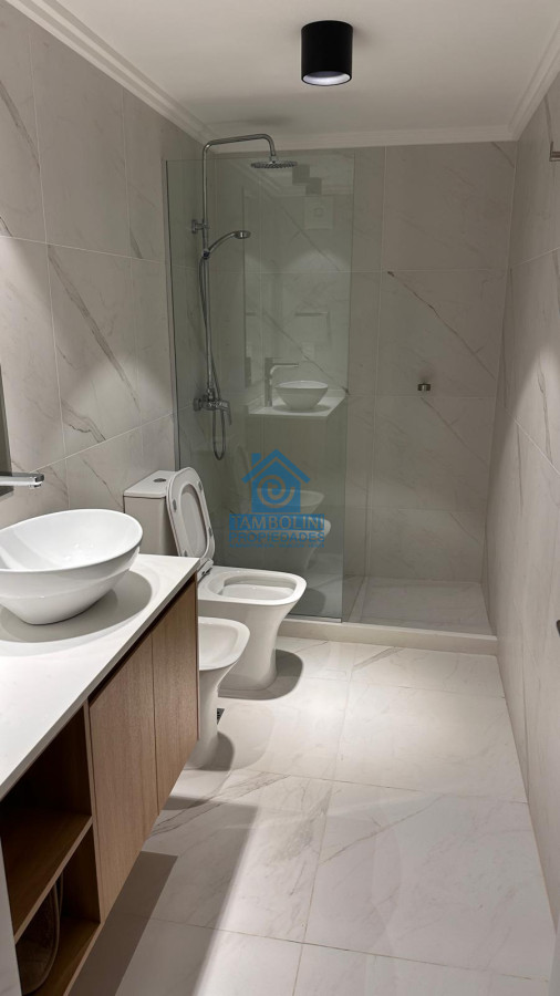Apartamento ID.710 - Alquiler Anual y Venta Departamento a Estrenar en Punta del Este 