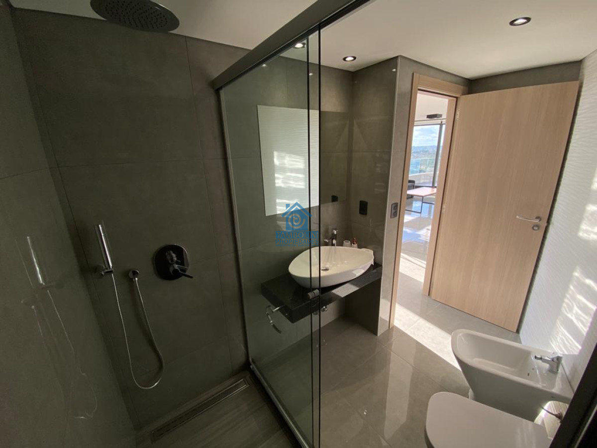 Apartamento ID.196 - Hermoso departamento en torre recién estrenada Punta del Este
